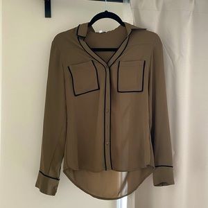 EXPRESS Slim Fit Olive Blouse - XS